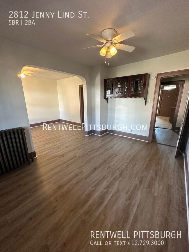 Building Photo - 5 Bedroom Home in McKeesport - Section 8