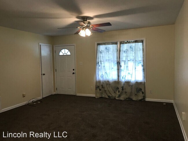 Building Photo - 3 br, 1 bath House - 305 Blitch St.*