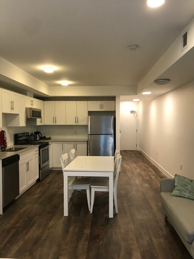 Photo du bâtiment - Large, Bright West Facing Studio