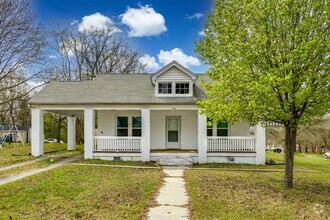 Building Photo - 460 Arch Dr