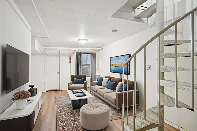 Foto del edificio - 323A E 89th St