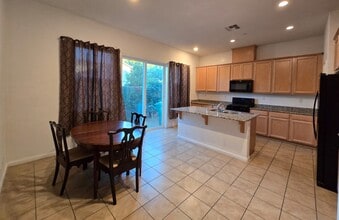 Building Photo - 20 Redberry Loop