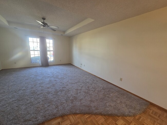 Foto del edificio - 2060 E Belmont St