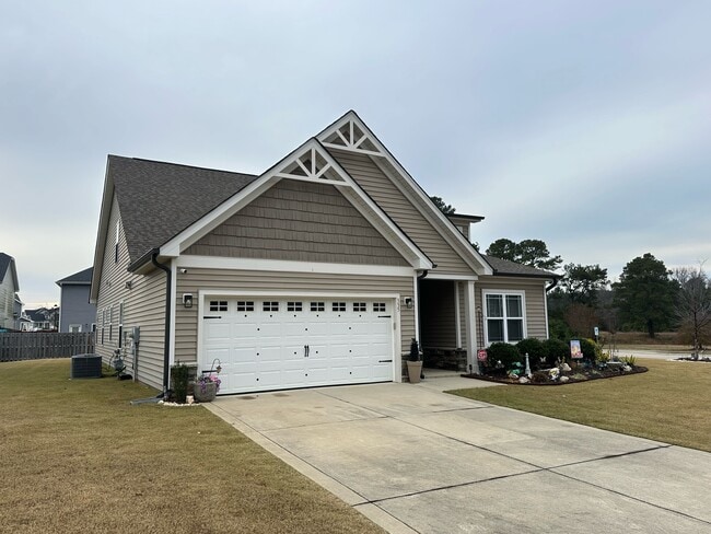 Building Photo - 335 National Dr