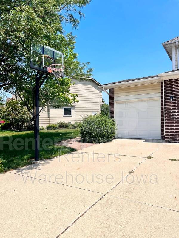 Foto del edificio - 1513 NE Michael Dr