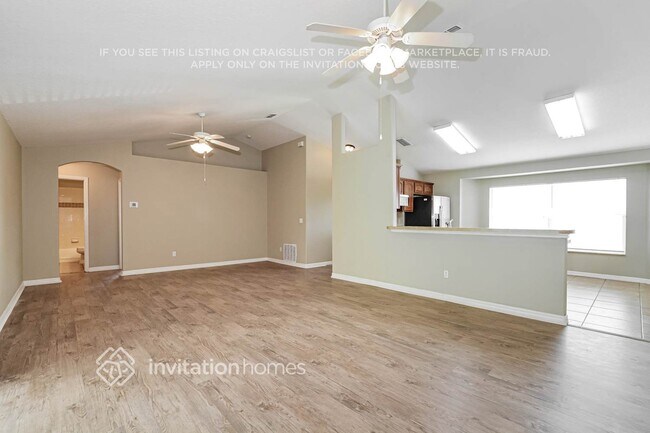 Foto del edificio - 211 Compass Rose Dr