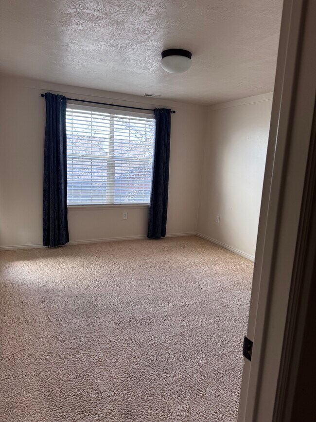 Building Photo - 14794 S Granite Ridge Ln