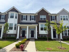 Building Photo - 49623 Cherry Hill Rd