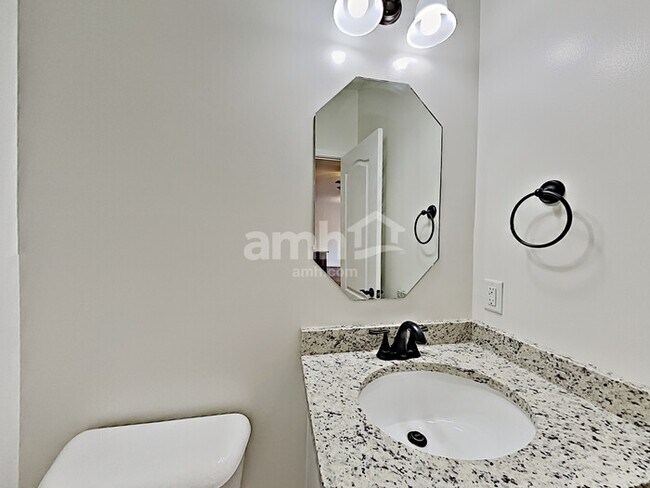 Foto del edificio - 6457 Sunnywood Dr