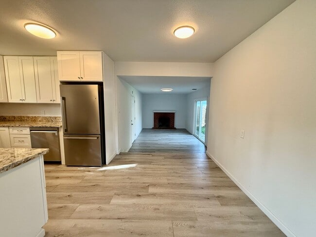 Foto del edificio - 1725 Albion Pl