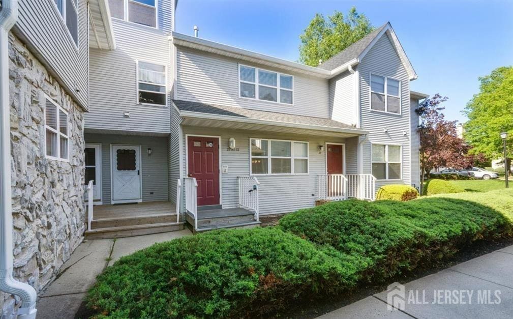 Primary Photo - 28 Kensington Dr