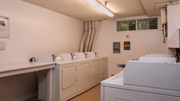 Laundry Room - 75 Knightsridge