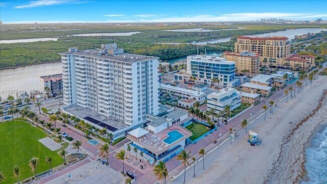 Foto del edificio - 3111 N Ocean Dr