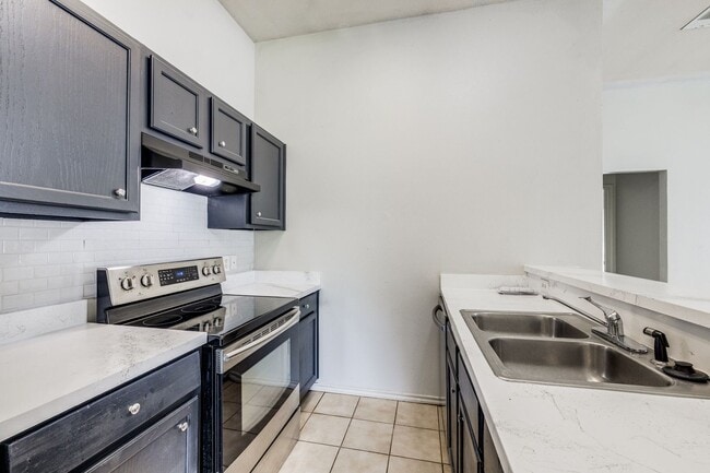 Foto del edificio - 1714 Tina Marie Rd