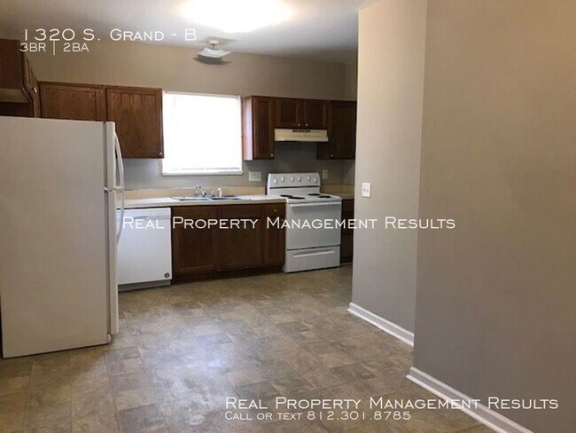 Building Photo - 3 Bedrooms, 2 Full Baths!