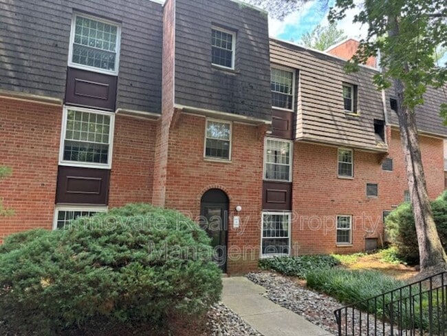 Building Photo - 4000 Gypsy Ln