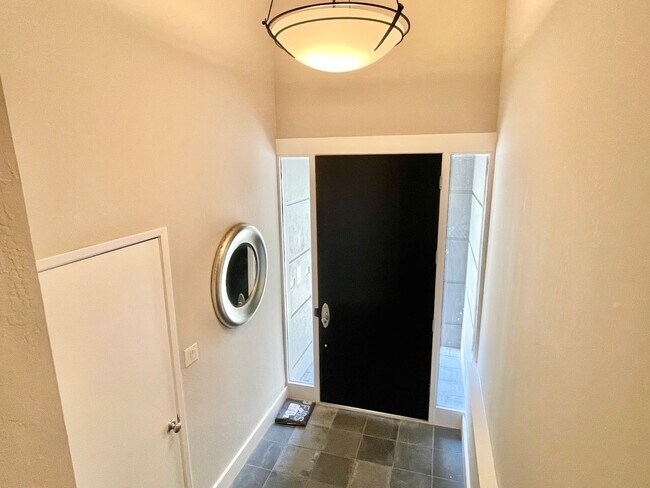 Foto del edificio - 3BR/2BA Noe Valley Condo! Parking!  Laundr...
