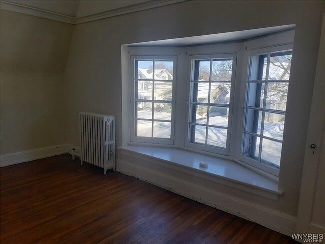 Building Photo - 7 Beverly Ave