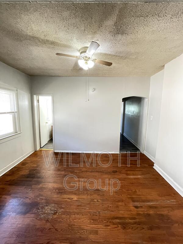 Building Photo - 735 N Bradley Ave