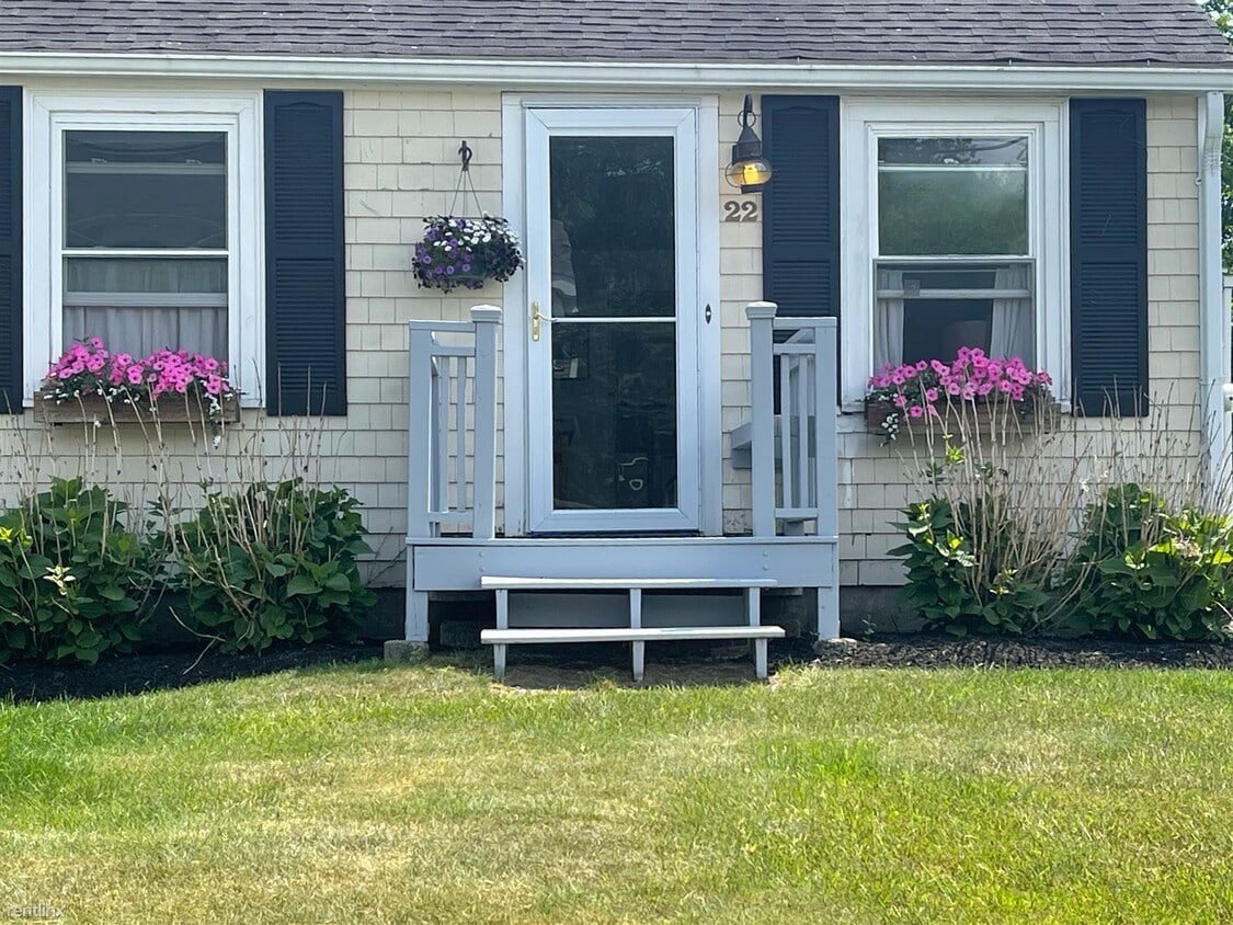 Primary Photo - 2 br, 1 bath House - 22 Marten Ave