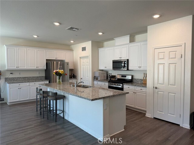 Building Photo - 26658 Verna Ct