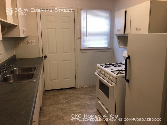Building Photo - Move In Special!  Near NW 36th & May Av.