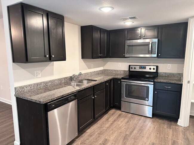 Foto del edificio - 1415 NE Mary Ct