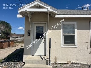 Building Photo - 932 15th St