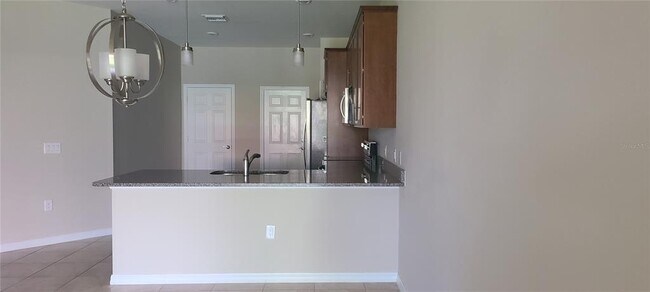 Foto del edificio - 18884 Lanuvio St.