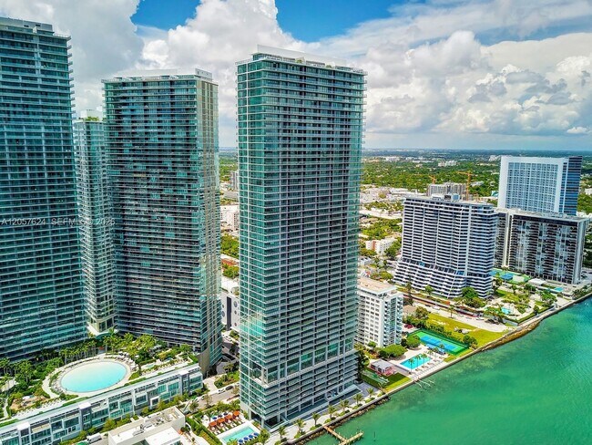 Foto del edificio - 3131 NE 7th Ave
