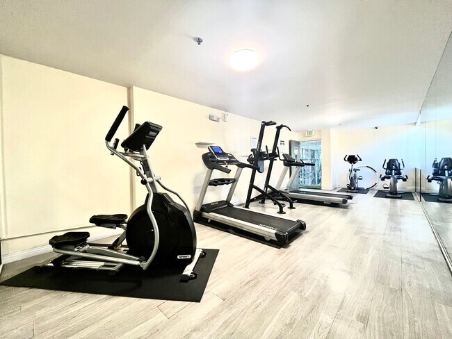 Foto del edificio - Perfectly situated 2 bedroom and 2 bathroom !