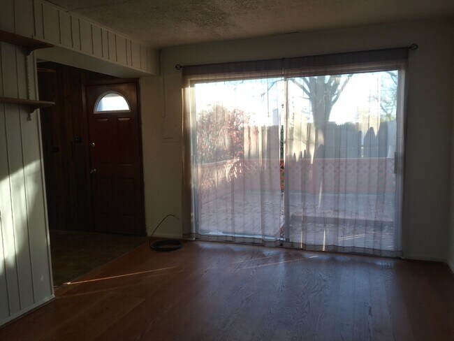 Building Photo - 15907 Debra Dr