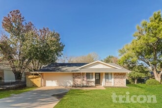 Building Photo - 1517 Rockshire Dr