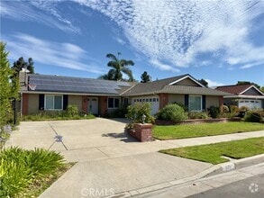 Building Photo - 629 E Riverview Ave