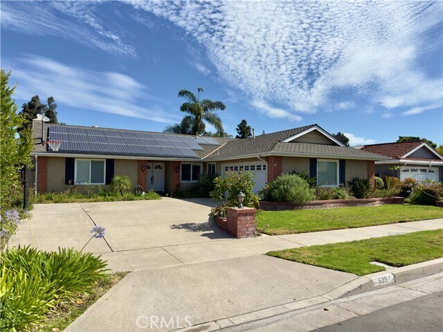 Primary Photo - 629 E Riverview Ave