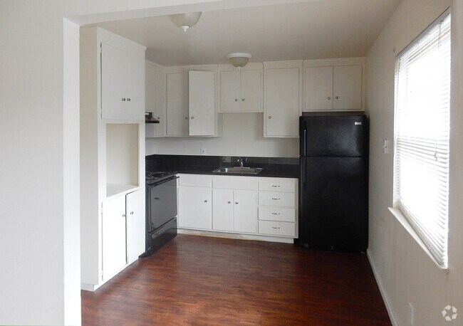 Building Photo - 2237 33rd St