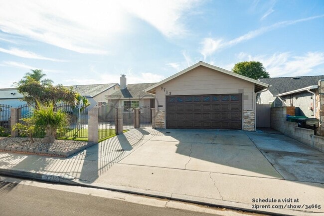 Building Photo - 3713 Schirra St