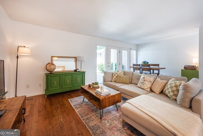 Foto del edificio - 408 Sycamore Dr