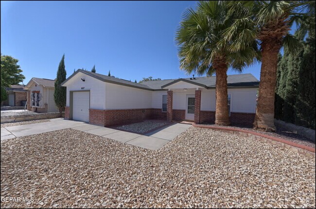 Foto del edificio - 6177 Snowy River Pl