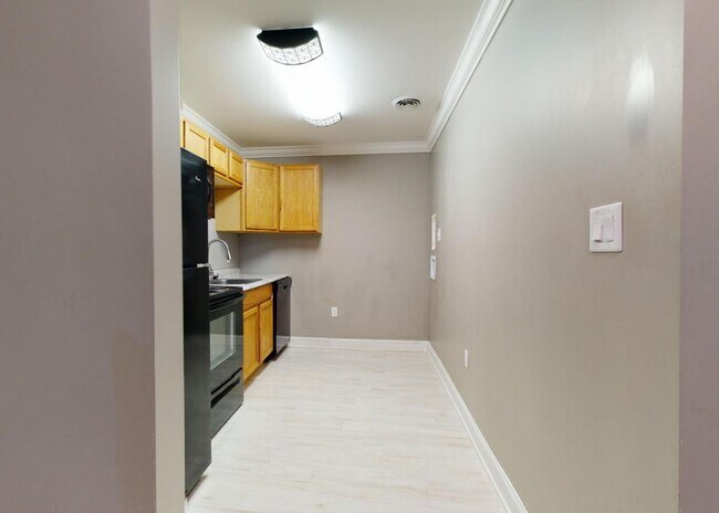 Building Photo - 620 Lovers Lane #4