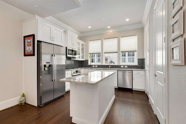 Foto del edificio - 7333 Valley View Ln
