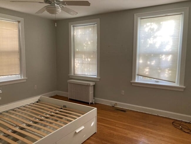 Building Photo - Beautiful 2 bedroom near west end Grove av...