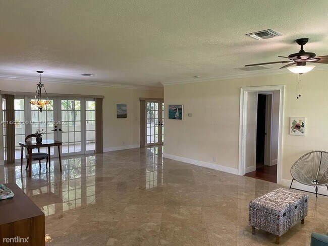 Building Photo - 3 br, 2 bath House - 361 S Hibiscus Ct