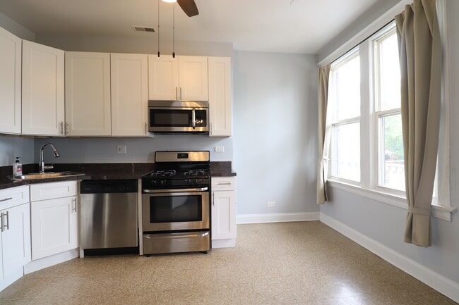 Foto del edificio - 4223 N Elston Ave