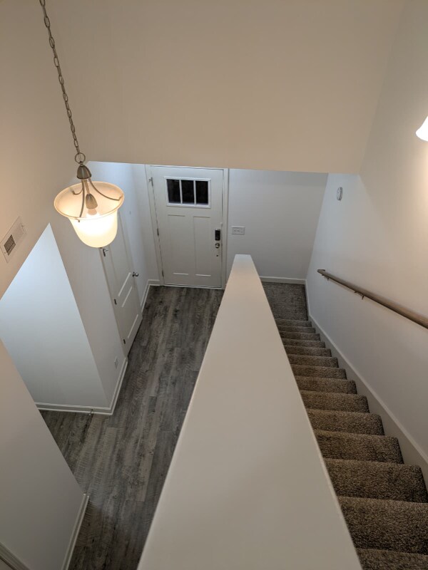 Foto del edificio - 1706 Lone Jack Ln