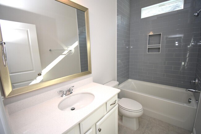 Foto del edificio - 6300 Chadderton Cir