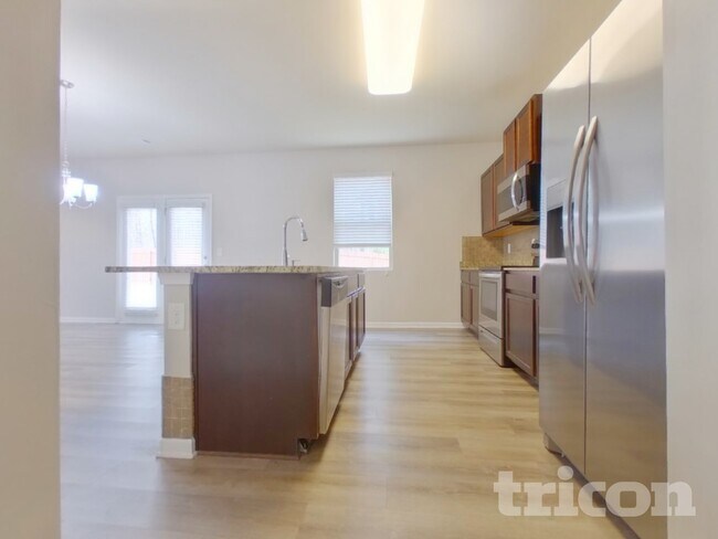 Building Photo - 113 Hayes Park Dr