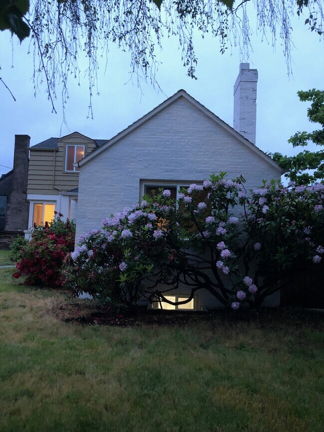 Foto del edificio - 7607 Winona Ave N