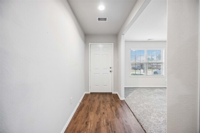 Foto del edificio - 5627 Rainflower Terrace Ln
