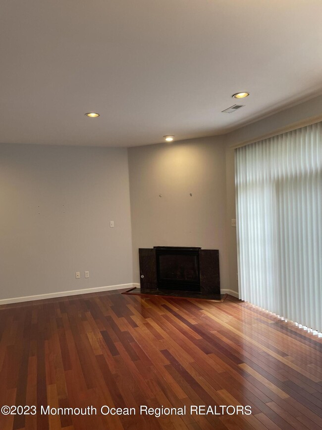 Building Photo - 35 Banyan Blvd